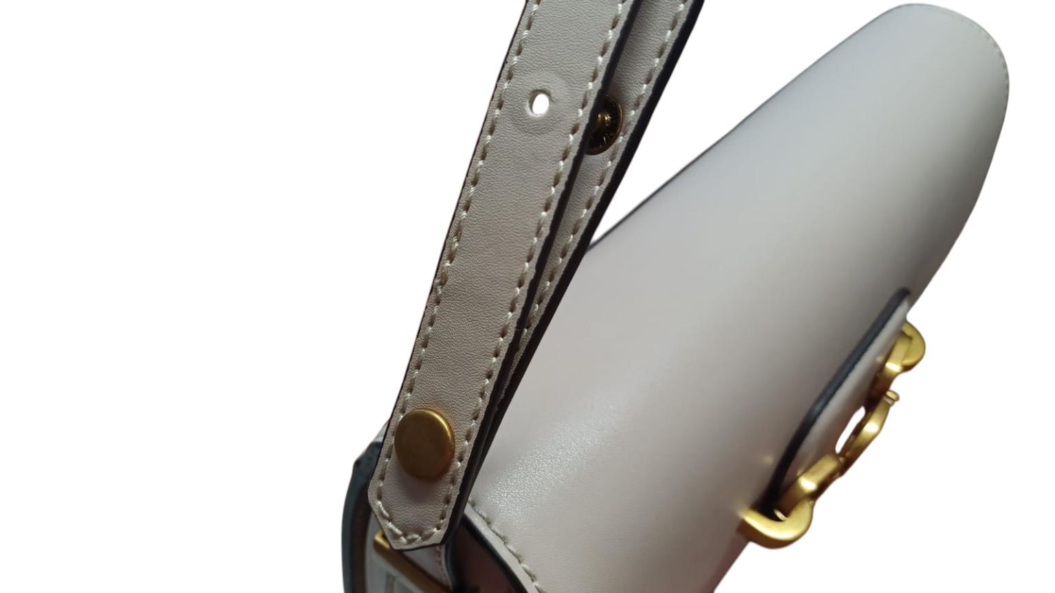 2.WAHL Überschlagtasche Crossover Guess Hensely G Light Rum Beige Kurzgriff verstellbar