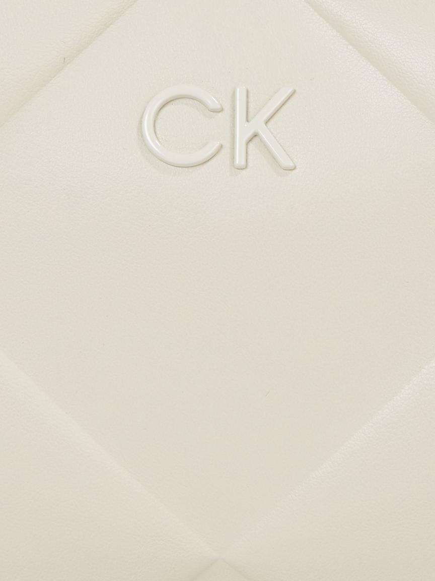 Calvin Klein Camera Bag Ecru Quilt Damentasche Metallkette