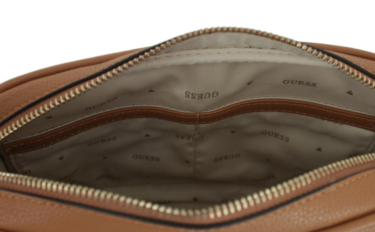 Crossbodytasche Guess Meridian Cognac braun Markenemblem