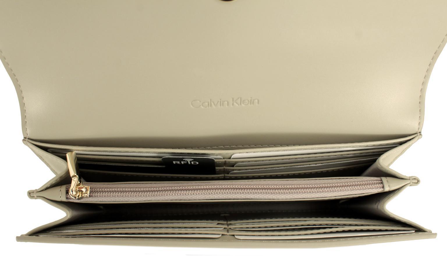 Damen Portmonee Calvin Klein Core Trifold LG Black Silver RFID