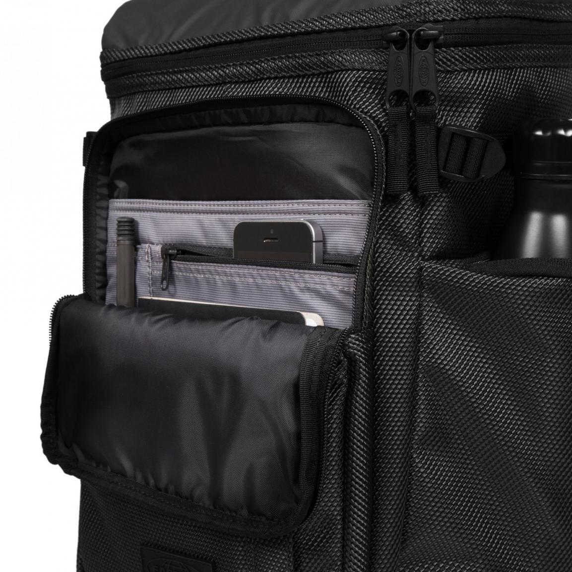 Eastpak schwarz Freizeitrucksack Tecum Top CNNCT Coat