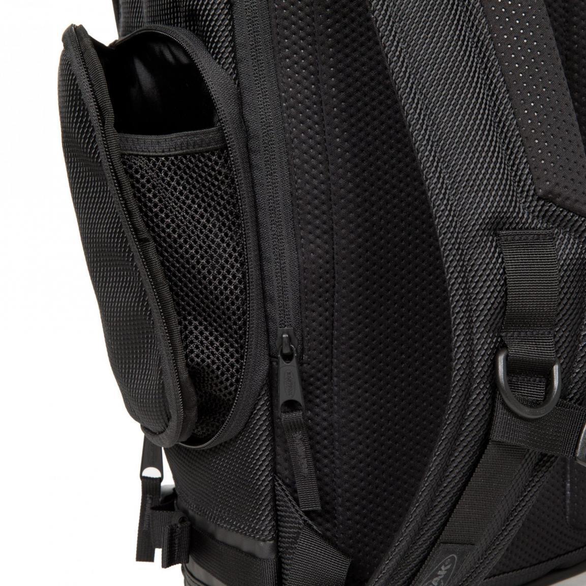 Eastpak schwarz Freizeitrucksack Tecum Top CNNCT Coat