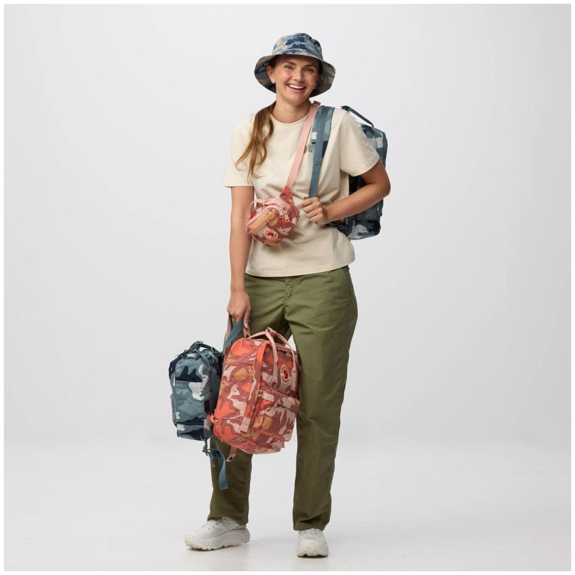 Fjällräven Mini Backpack Kinder Kanken Graphics Nimbus Blue Hidden Animals bunt