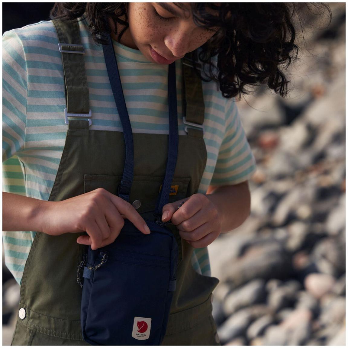 Fjällräven Umhängetäschchen High Coast Pocket Black nachhaltig