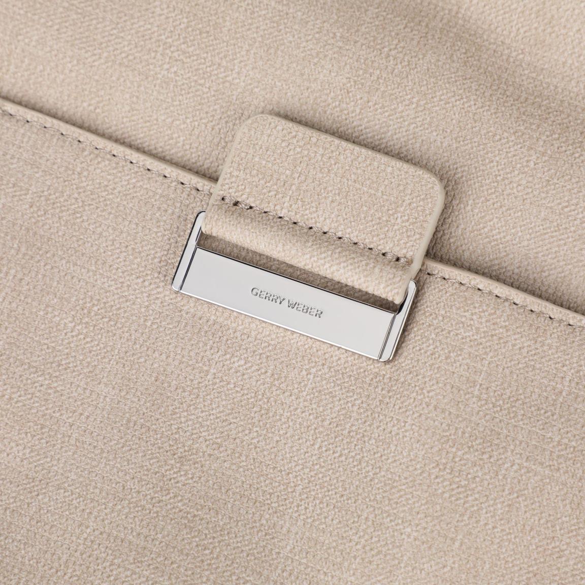 Gerry Weber Hobobag Beige Be Different Markenemblem