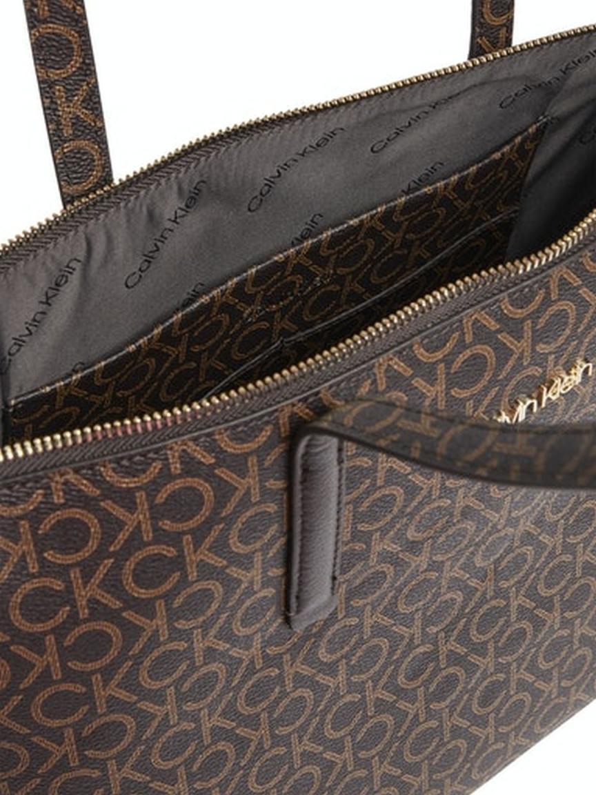 Henkeltasche Calvin Klein Shopper CK Must Cognac hellbraun Alloverprägung