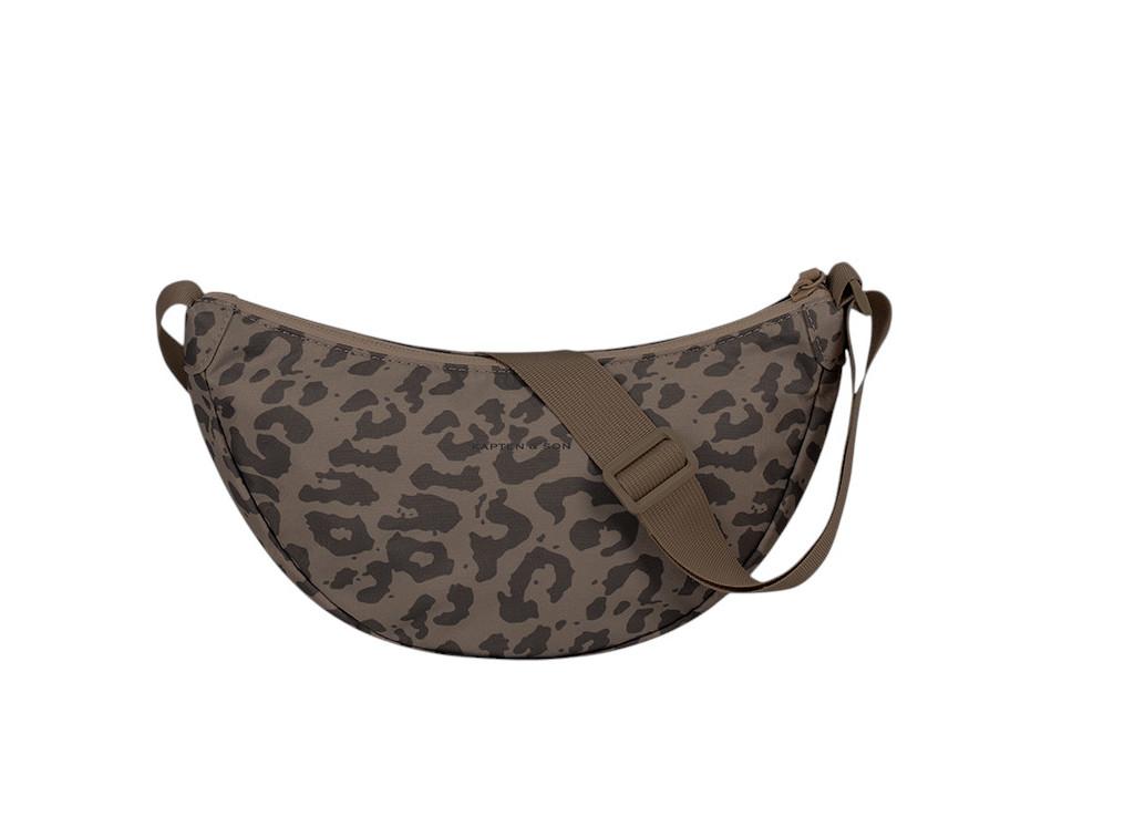 Kapten & Son Essential Moon Bag Crossovertasche Leo Dark Brown