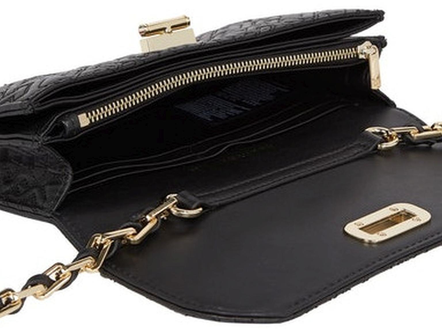 Ledertasche Hilfiger Day To Night Turnlock Black Initialienmuster