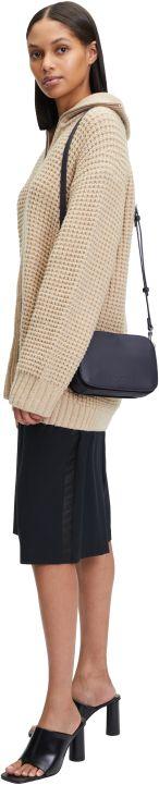 Liebeskind Glattleder Crossovertasche dunkelviolett Luka Taro