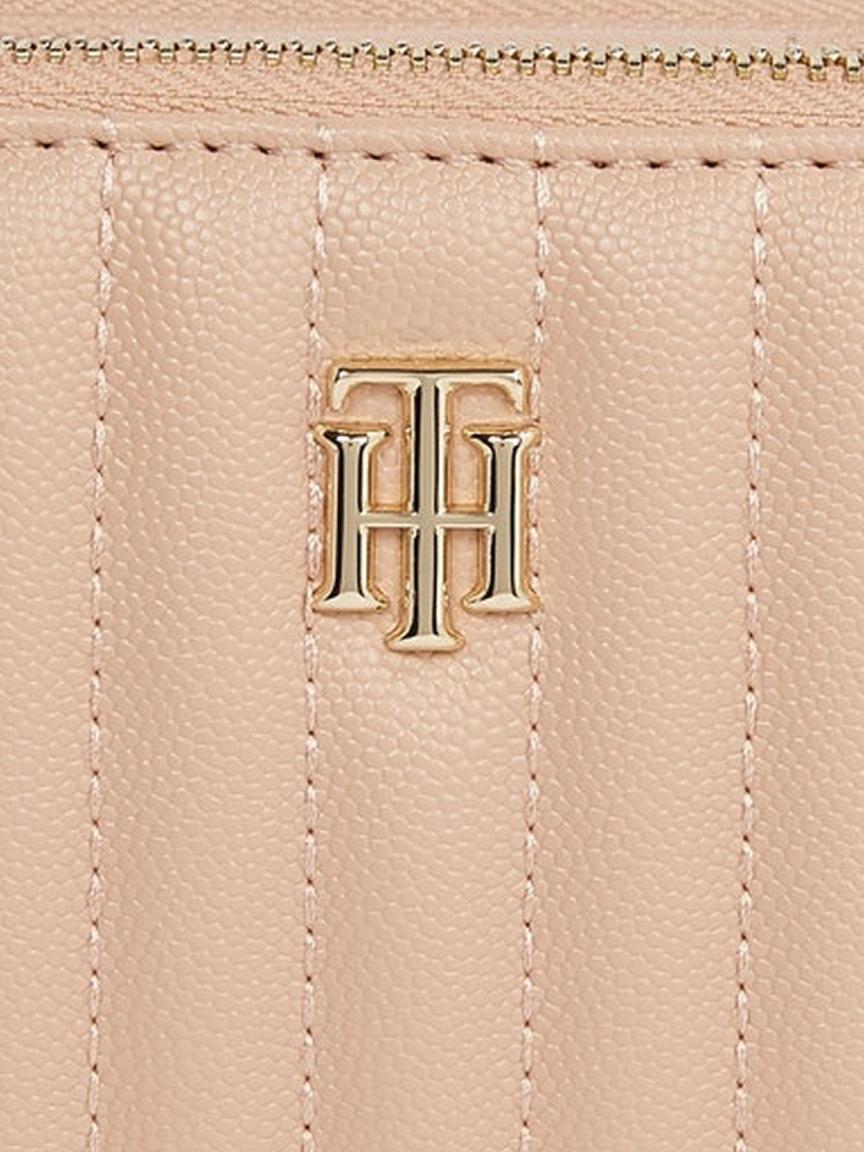 Sandrift Umhängetasche Tommy Hilfiger TH Timeless Camera Bag Quilted Beige