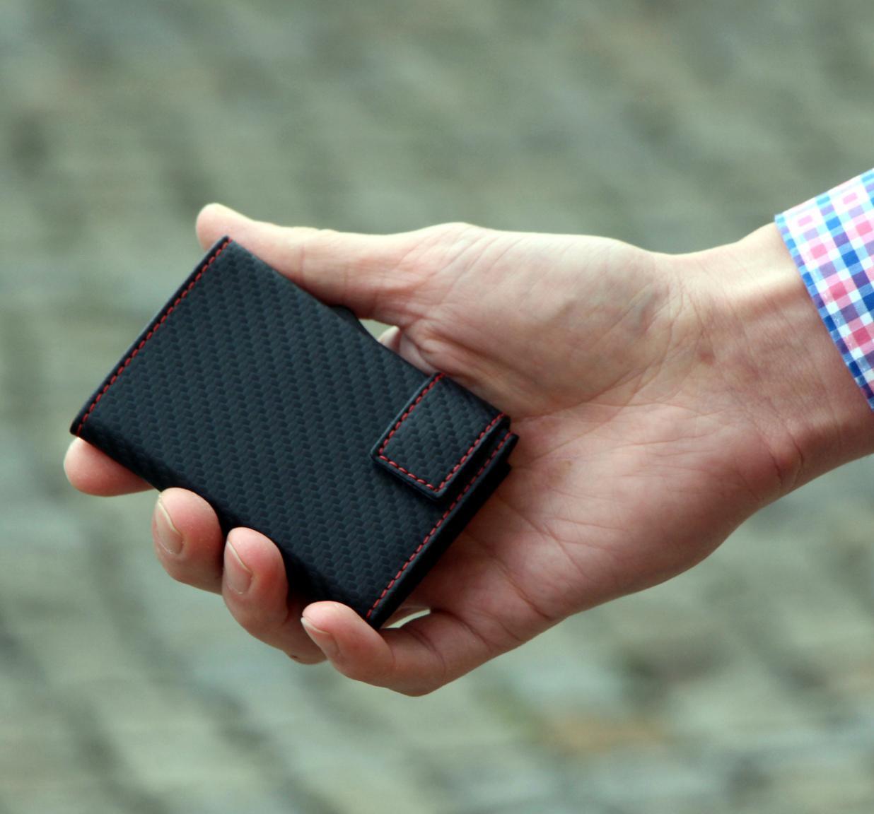 SecWal Cardprotector Carbon schwarz mit roter Naht RFID Schutz