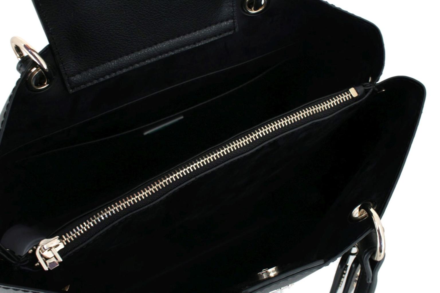 Shopper Guess Eco Mia Black Goldfarbener Metallcharme Nachhaltig