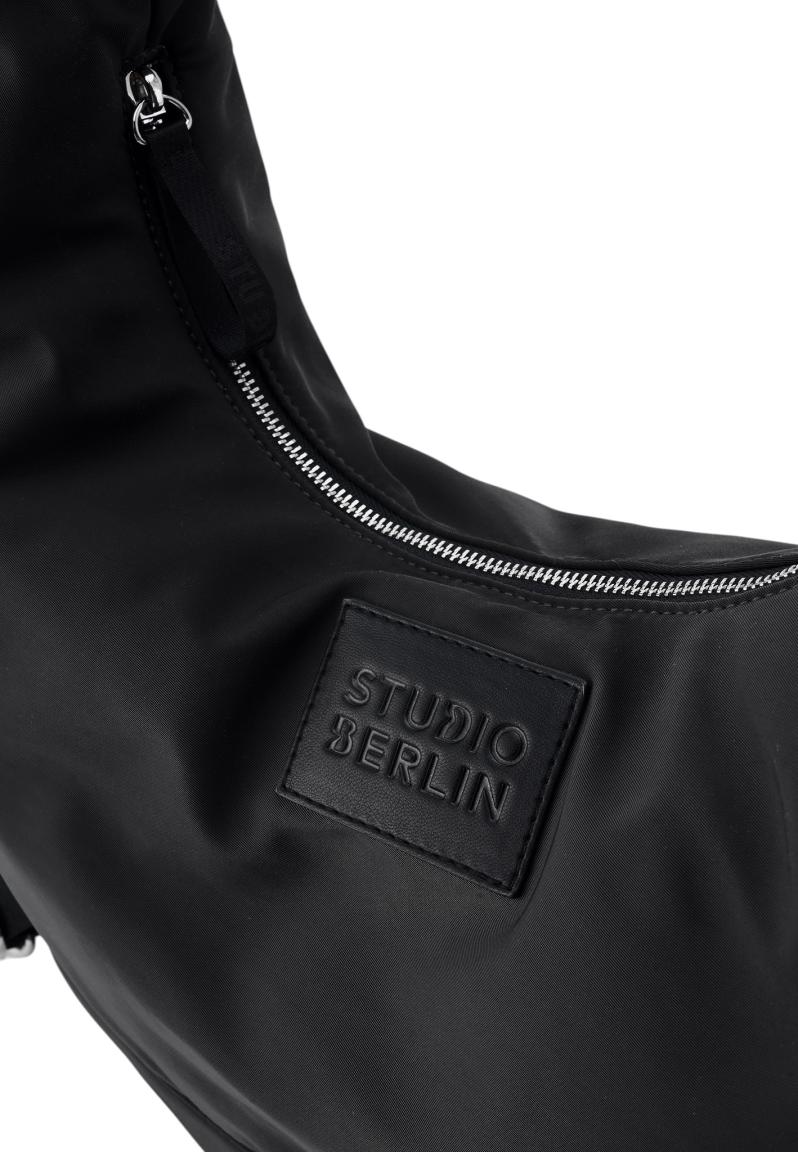 Studio Berlin Moabit Essential Nylon Beuteltasche Schwarz