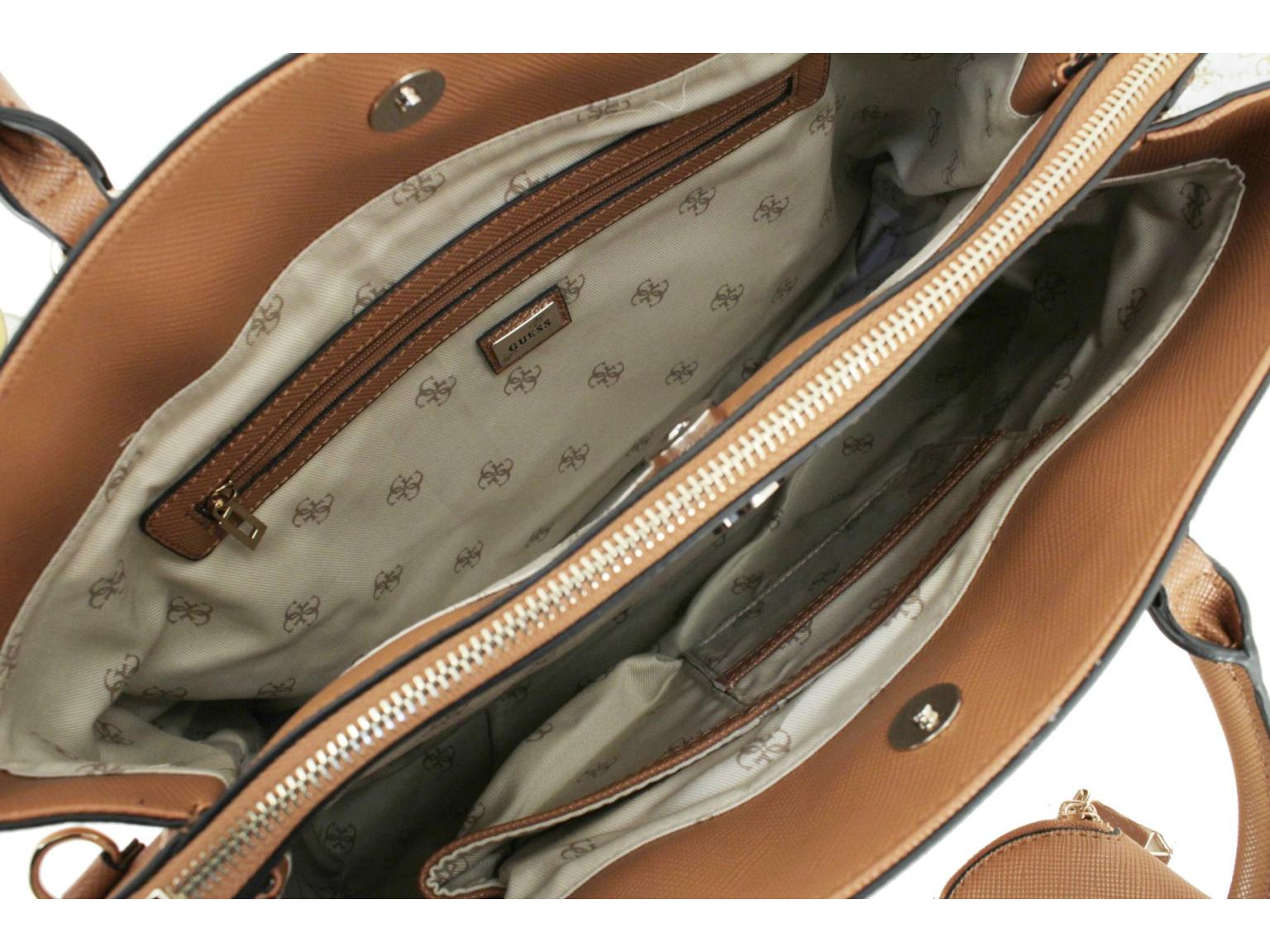 Trendsetter Light Cognac Braun Guess Alexie Henkeltasche Laptop Markenanhänger rund