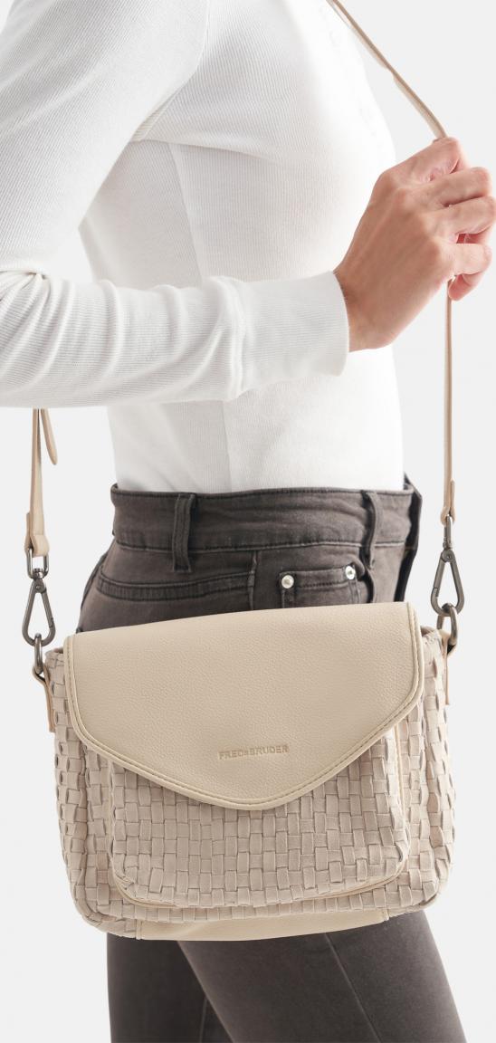 Überschlagtasche hellbeige FREDsBRUDER Natural Flow Oat Milk Flechtoptik