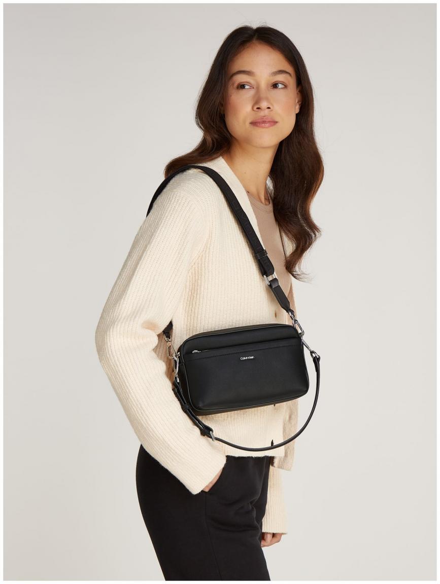 kompakte Handtasche Calvin Klein Camera Bag schwarz