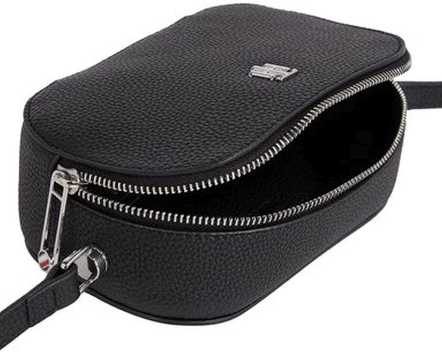 schlichte Schultertasche Schwarz Tommy Hilfiger TH Element Camera Bag Black Silber Interlock