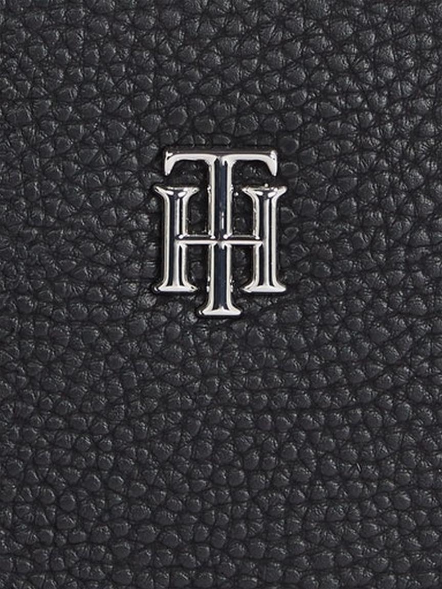 schlichte Schultertasche Schwarz Tommy Hilfiger TH Element Camera Bag Black Silber Interlock