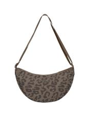 Kapten & Son Essential Moon Bag Crossovertasche Leo Dark Brown